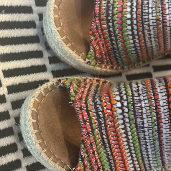 Toms Multicolor Woven Wedge Sandals Women’s Size 12 - Picture 6 of 7